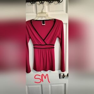 Wrapper Women's Fuchsia Long Sleeve Top